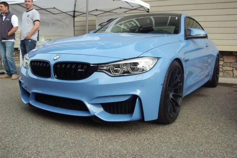 Blue marina yas love bmw Blue marina yas love bmw